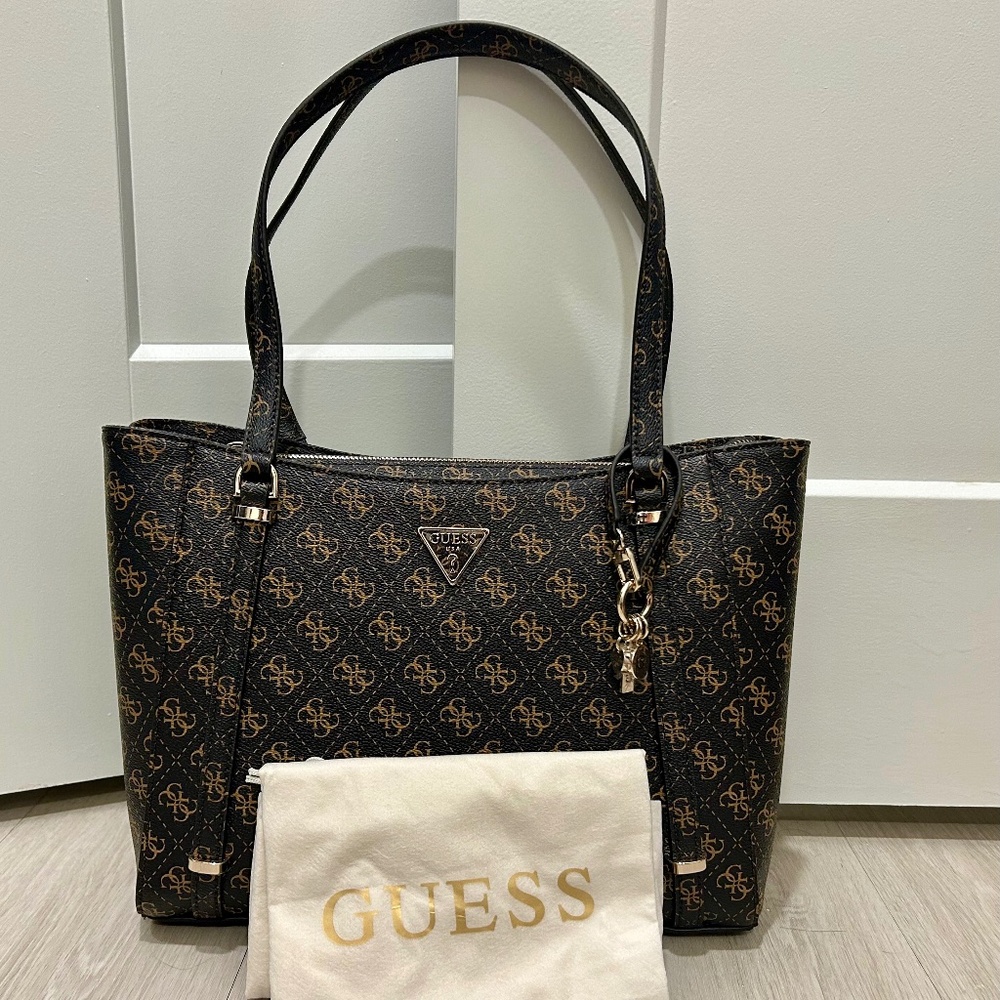GUESS Womens Daryna Elite Tote Bag